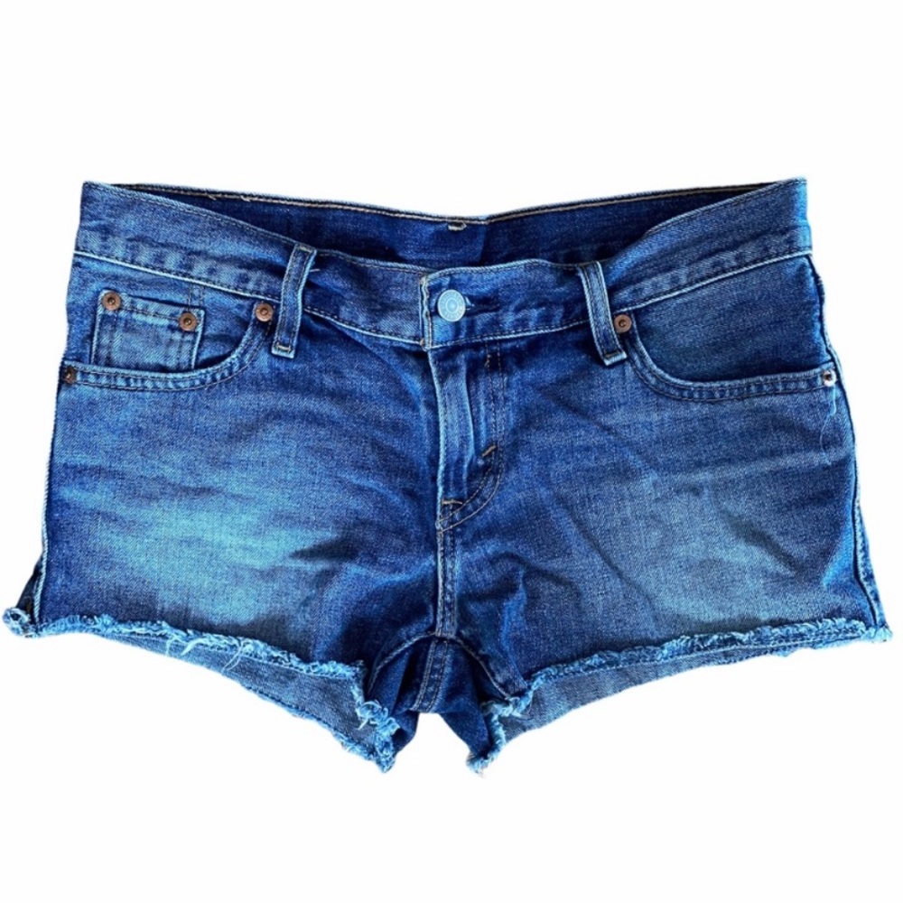 Levi’s distressed blue daisy duke short shorts 26